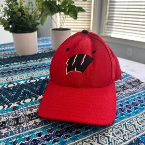 Fitted Legacy 7 &3/4 University of Wisconsin Madison UW Badgers Baseball Hat Cap